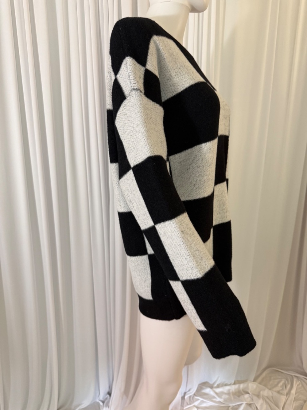 Moa Moa Black White Checkered Oversized Modern Soft Sweater Size L NWOT - Picture 4 of 16